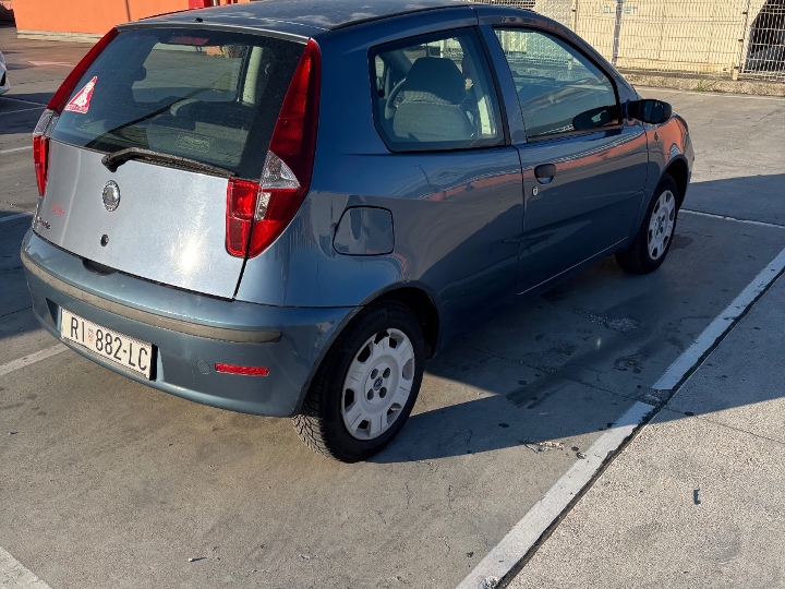 Fiat Punto 2004. god., 89.000 km