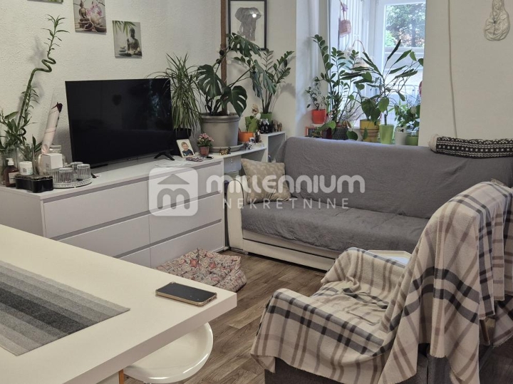 Mlaka, 57 m2, 3-sobni stan s dnevnim boravkom