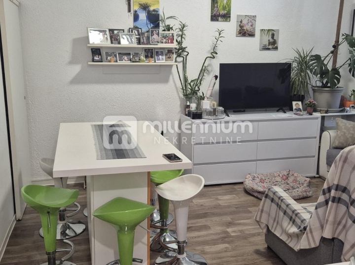 Mlaka, 57 m2, 3-sobni stan s dnevnim boravkom