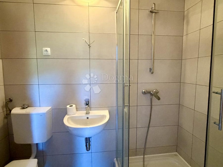 Sunger, samostojeća kuća u vikend naselju