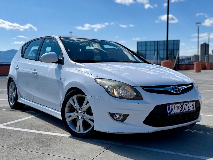 Hyundai i30 1.6 CRDi EcoSport | Reg. 06/2027 | Koža | Sport Look