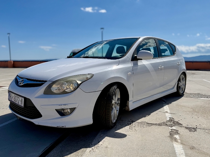 Hyundai i30 1.6 CRDi EcoSport | Reg. 06/2027 | Koža | Sport Look