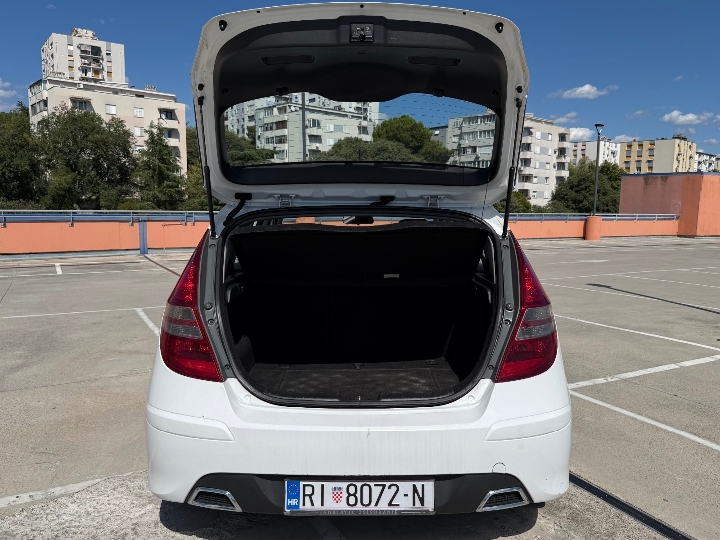 Hyundai i30 1.6 CRDi EcoSport | Reg. 06/2027 | Koža | Sport Look