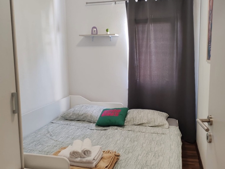 Trosoban stan s terasom  idealan za 3 studenata