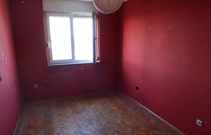 Turnić, 3S stan za adaptaciju. Prilika za investiciju ili za stalno.