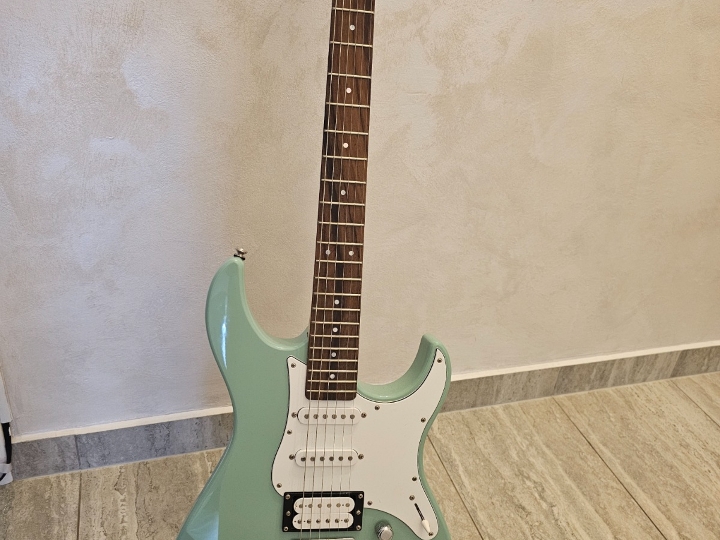 Električna gitara Yamaha Pacifica