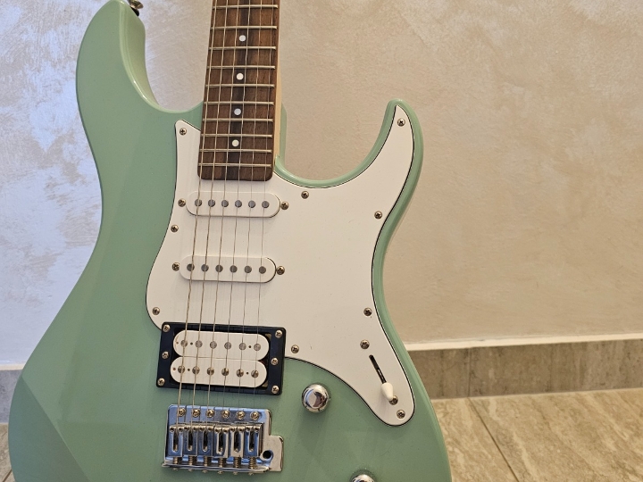 Električna gitara Yamaha Pacifica