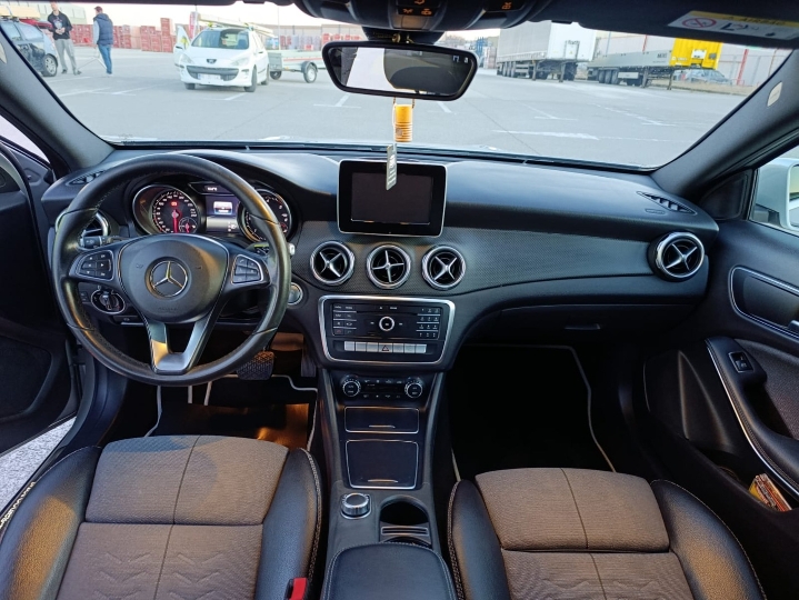 Mercedes GLA