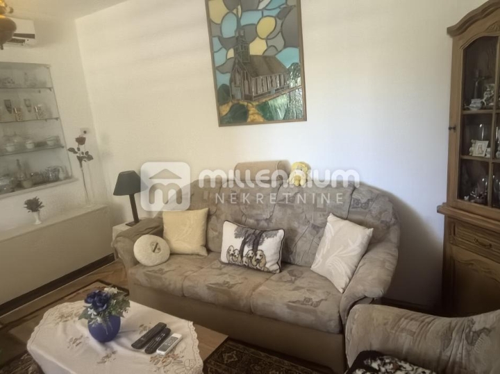 Otrok Krk, Garica, 176.89 m2, kuća s velikom okućnicom