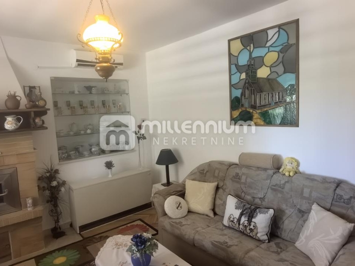 Otrok Krk, Garica, 176.89 m2, kuća s velikom okućnicom