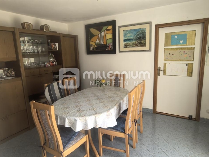 Otrok Krk, Garica, 176.89 m2, kuća s velikom okućnicom