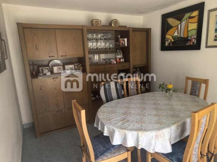 Otrok Krk, Garica, 176.89 m2, kuća s velikom okućnicom