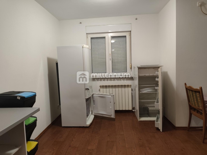 Zamet, dvoetažni 4-sobni stan, 114 m2, najam za 8 radnika, parking