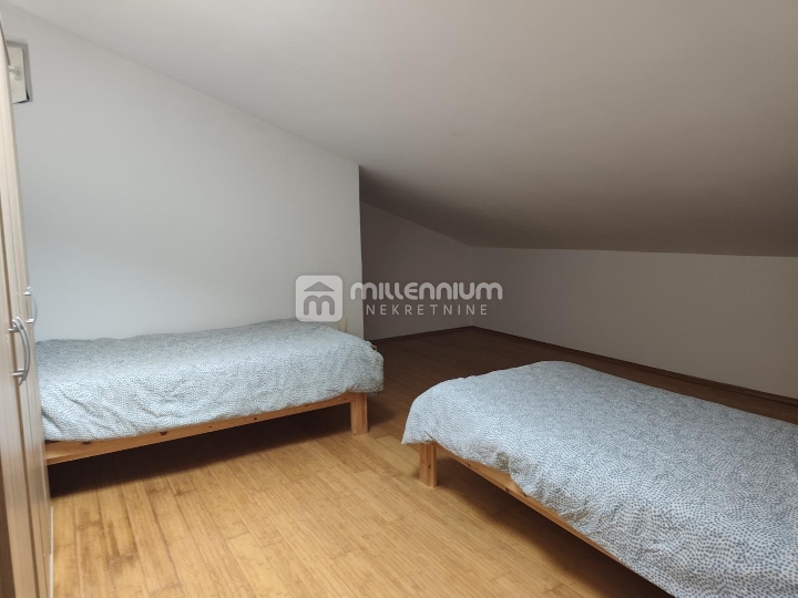 Zamet, dvoetažni 4-sobni stan, 114 m2, najam za 8 radnika, parking