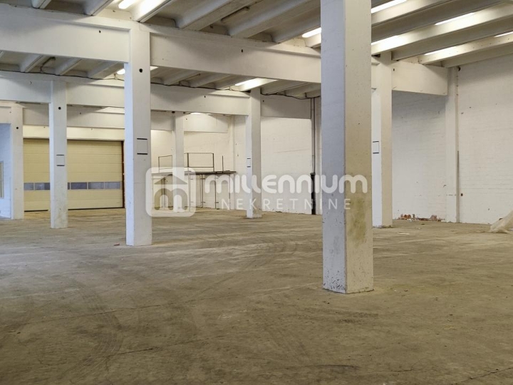 Novi Vinodolski, 3.731.48m2, zakup poslovnog prostora