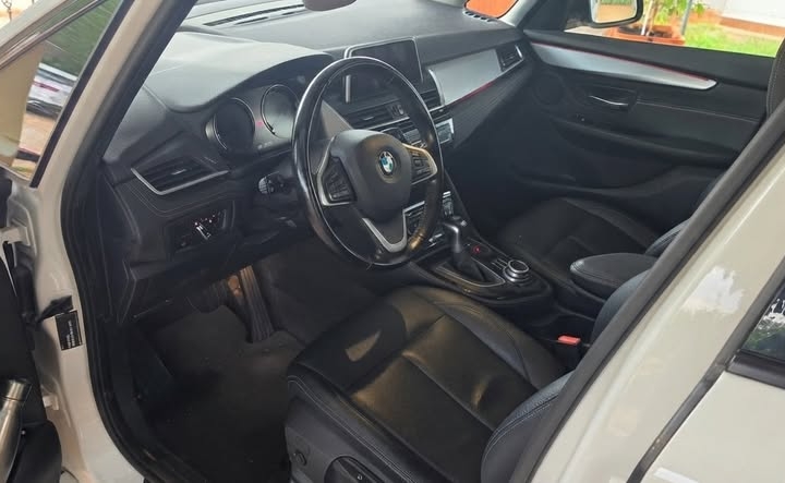 BMW 225xe 