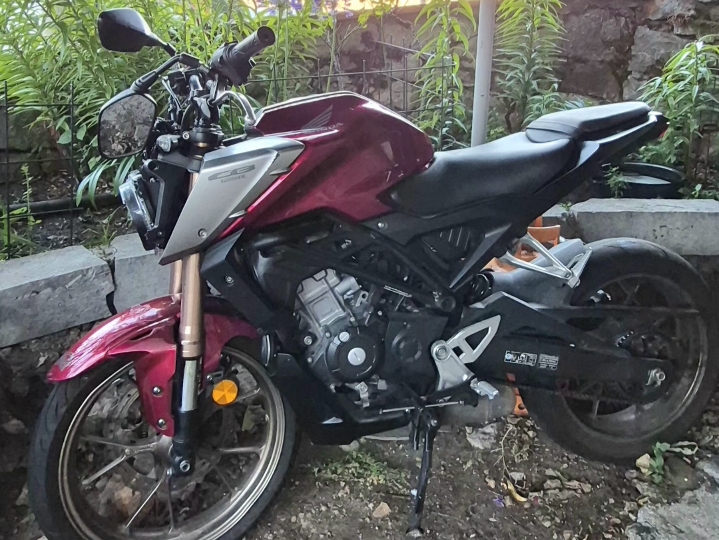 Honda CB125R (CBF 125 Neo Sports Cafe), 2021. god., karamboliran