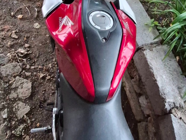 Honda CB125R (CBF 125 Neo Sports Cafe), 2021. god., karamboliran