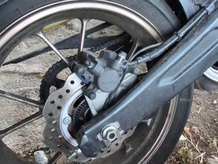 Honda CB125R (CBF 125 Neo Sports Cafe), 2021. god., karamboliran