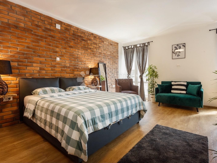 Studio sa balkonom