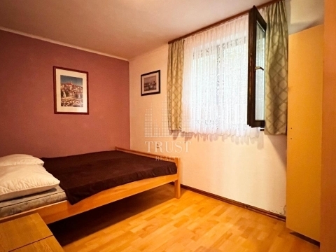 Vrbnik – Samostojeća kuća s dvije stambene jedinice!