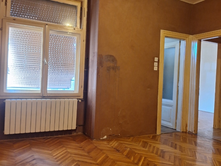 Rijeka centar ( 75.96 m²) – stan za adaptaciju (prodaje vlasnik)