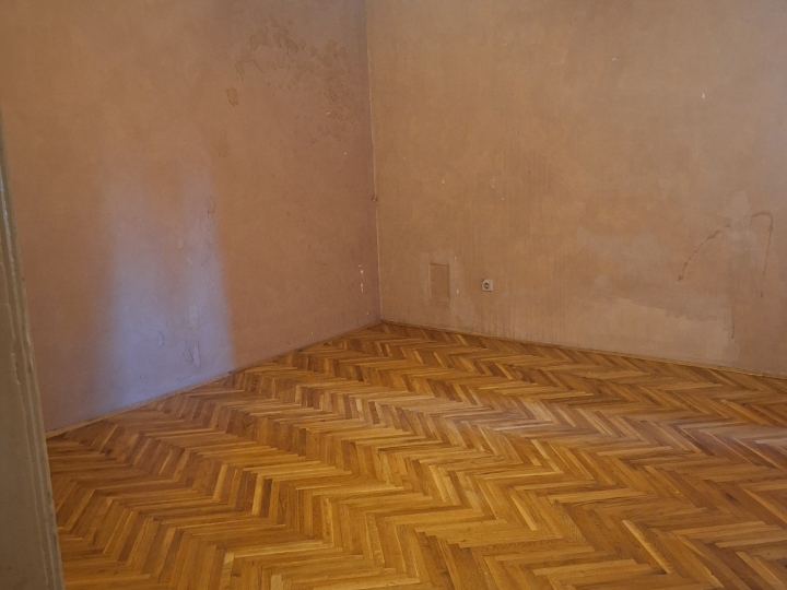 Rijeka centar ( 75.96 m²) – stan za adaptaciju (prodaje vlasnik)