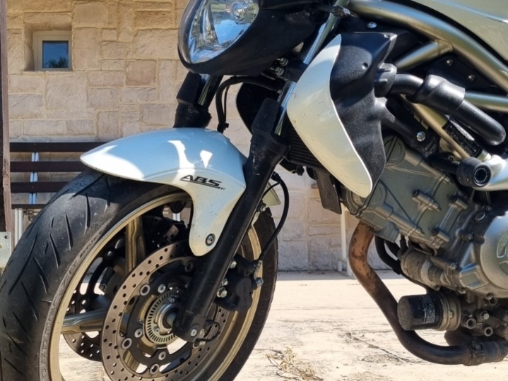 Suzuki Gladius SFV 650