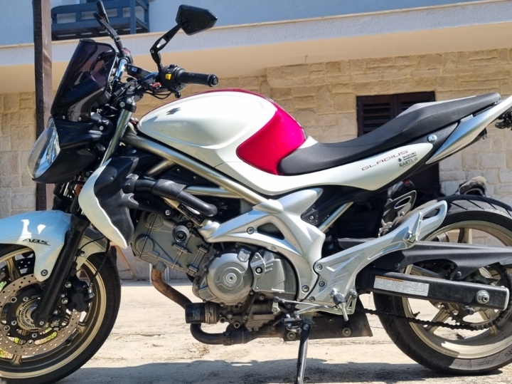 Suzuki Gladius SFV 650