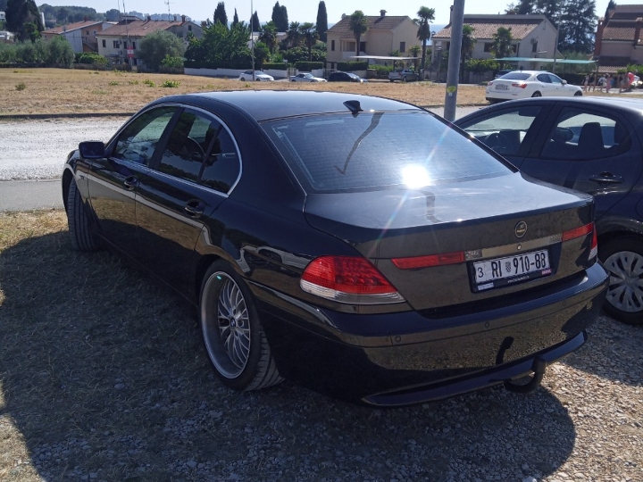 BMW 735