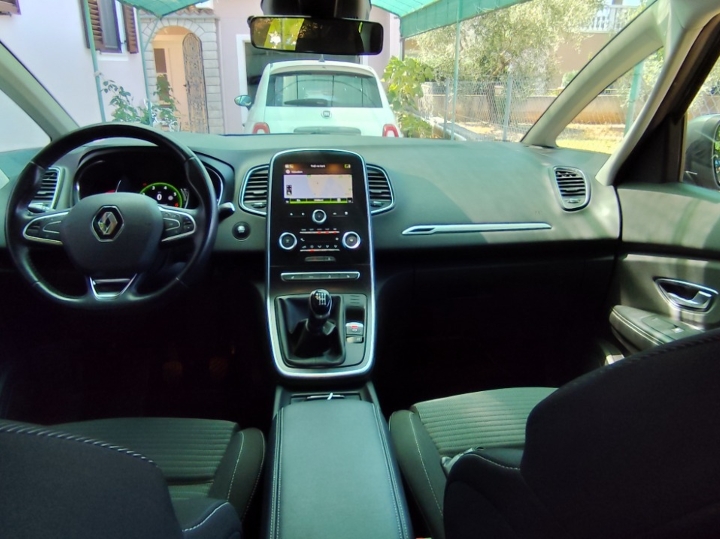 Renault Scenic - 2017. - 136.000 km