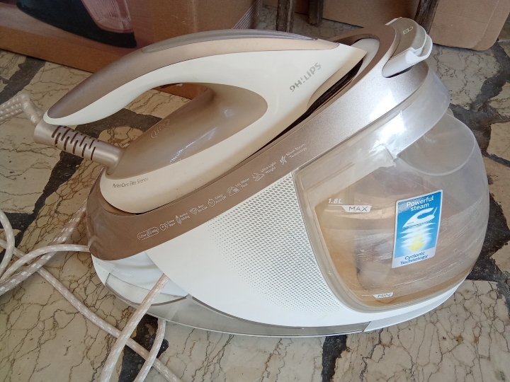 Parna pegla Philips 7000 model