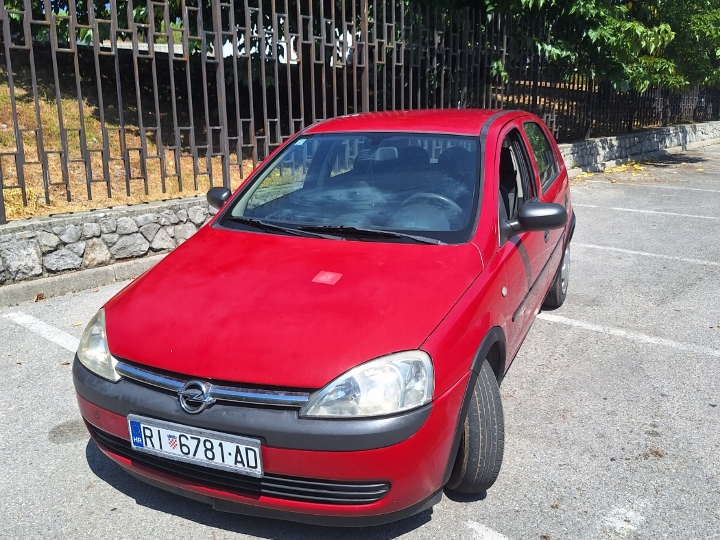 Opel Corsa C 1.2, 16V, 55 kW, 75 KS