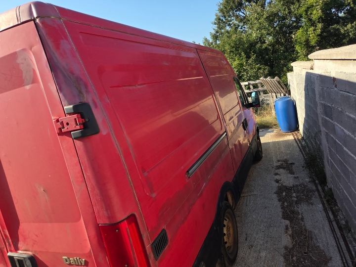 Iveco Daily 2.8 2002. reg. 10.05.2027.