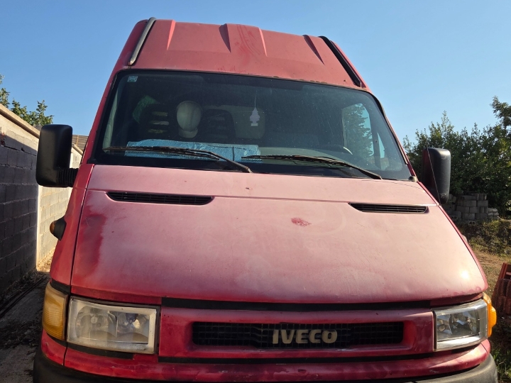 Iveco Daily 2.8 2002. reg. 10.05.2027.