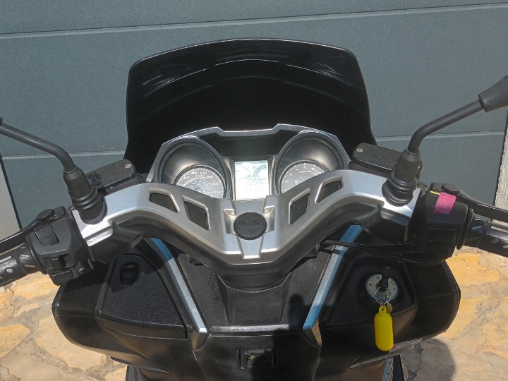 Kawasaki J300 ABS
