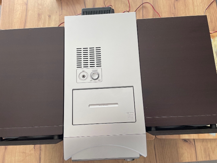 JVC Radio DVD/CD player