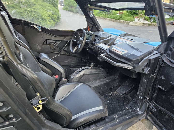 CAN AM MAVERICK 4X4 BRP