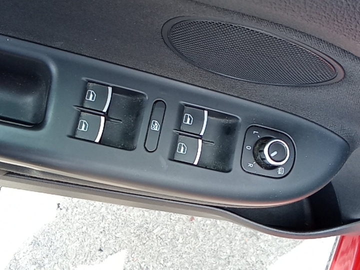 Golf Plus 1.6 TDI, reg.do 07.2027, održavan, drugi vlasnik