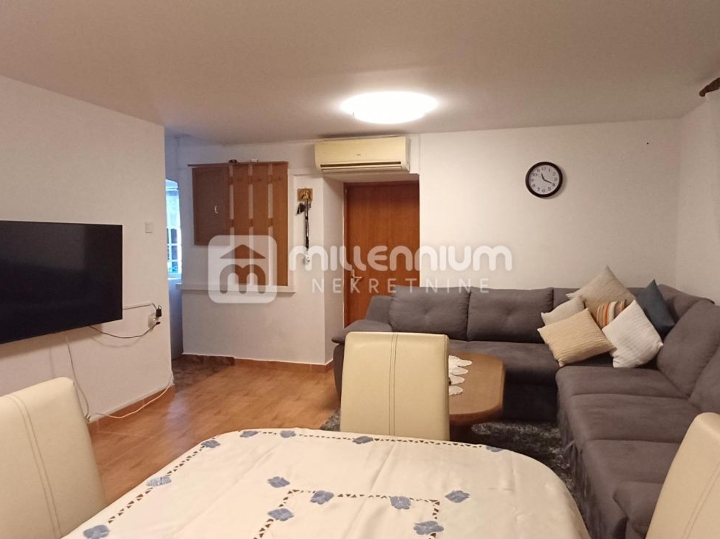 Rijeka, Bulevard, 85.68 m2, 3S+DB, terasa i konoba