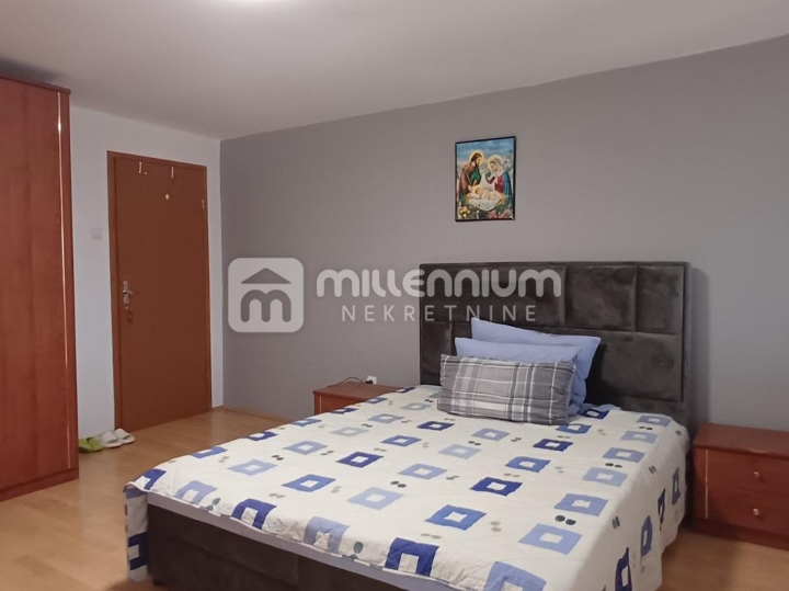 Rijeka, Bulevard, 85.68 m2, 3S+DB, terasa i konoba