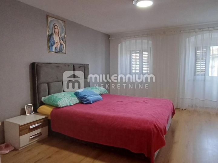 Rijeka, Bulevard, 85.68 m2, 3S+DB, terasa i konoba