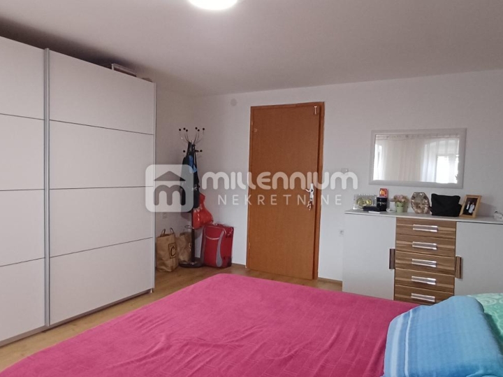 Rijeka, Bulevard, 85.68 m2, 3S+DB, terasa i konoba