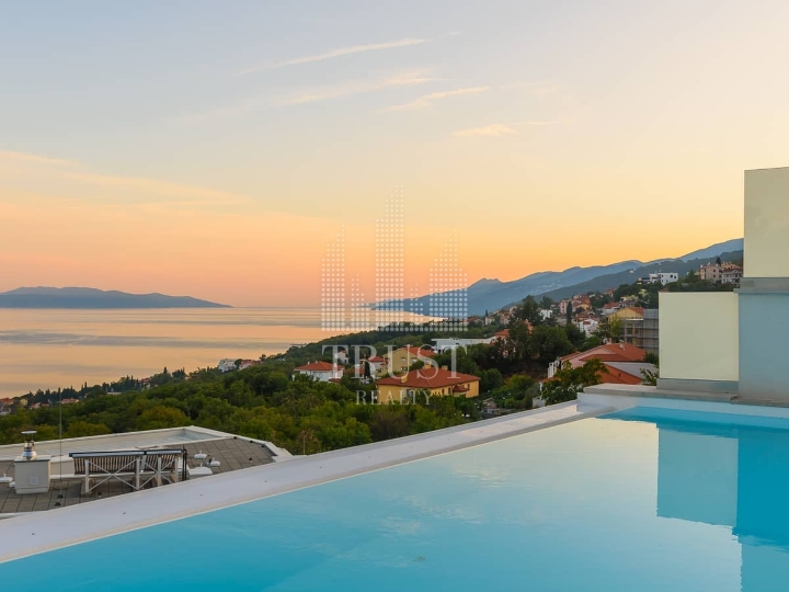 Luksuzna villa s infinity bazenom i panoramskim pogledom