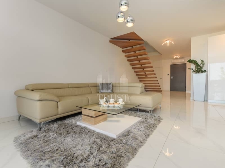 Luksuzna villa s infinity bazenom i panoramskim pogledom