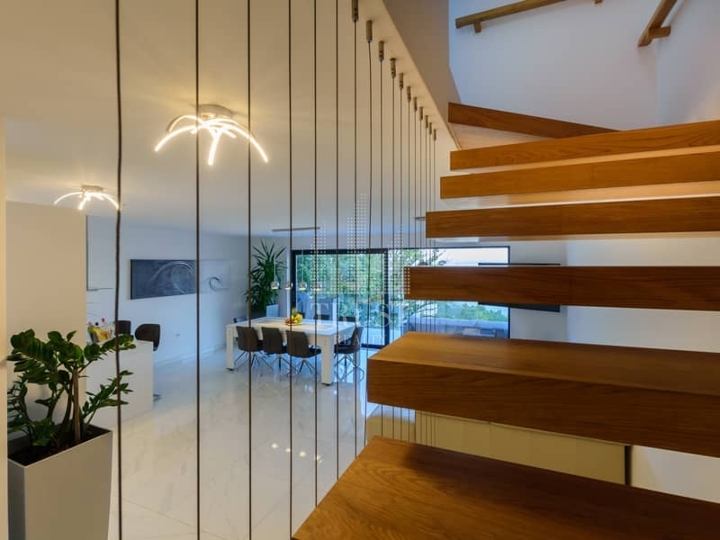 Luksuzna villa s infinity bazenom i panoramskim pogledom
