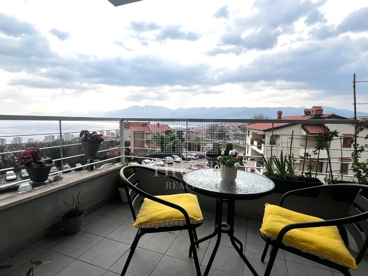 Stan s panoramskim pogledom na Kvarnerski zaljev!