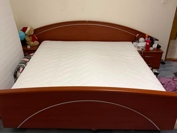 Madrac dim. 200x180 cm 
