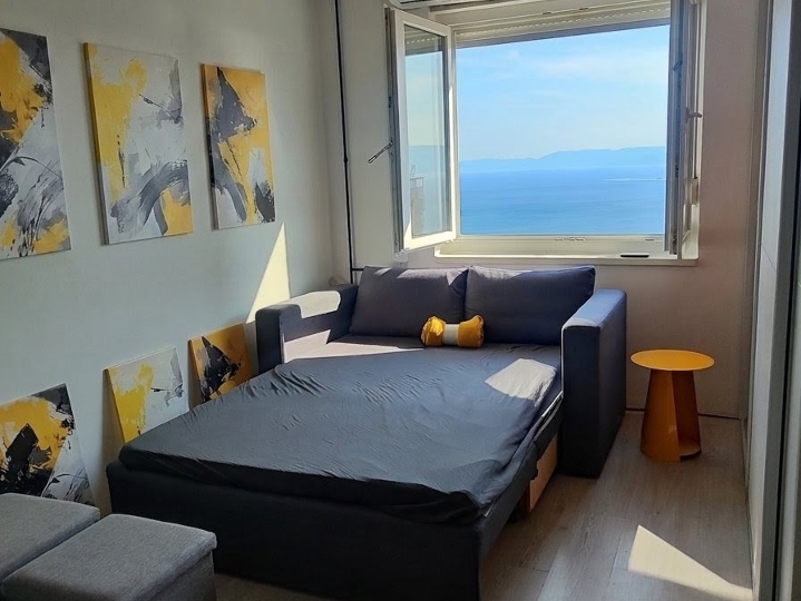 Novo opremljena garsonijera 20 m2 s odvojenom kuhinjom