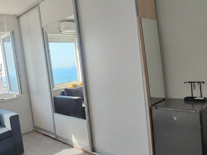 Novo opremljena garsonijera 20 m2 s odvojenom kuhinjom